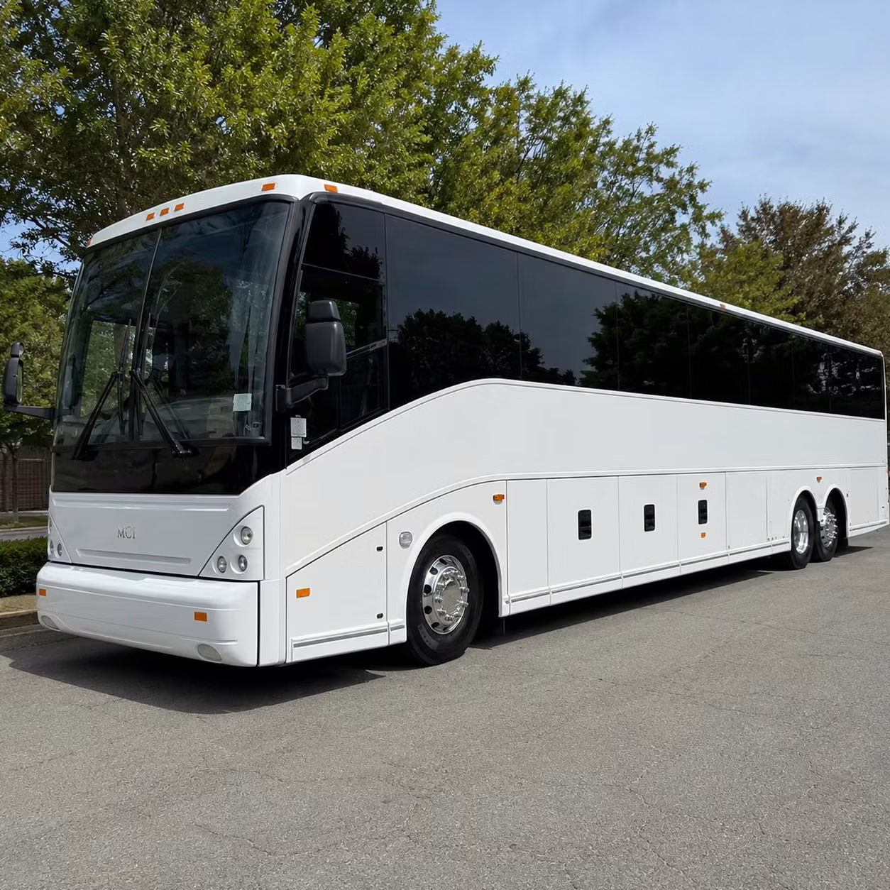 corporate airport shuttles keep your murfreesboro team moving on schedule