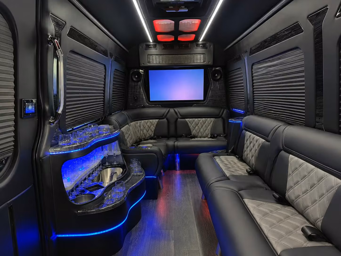 finding group transportation for prom in murfreesboro has never been easier